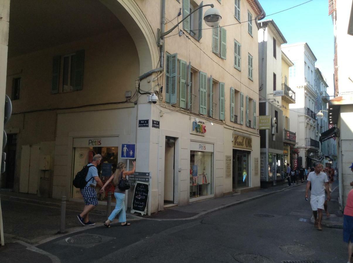 Vieille Ville 1 - Luca'S Apartment, 1 Bedroom, Max 2 Adults And 2 Kids Antibes Exterior foto