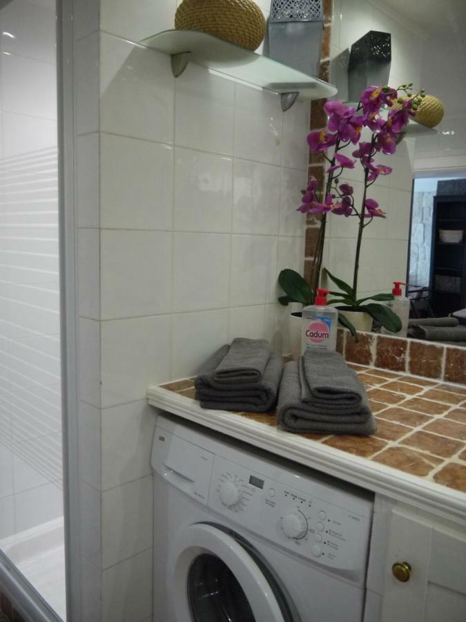Vieille Ville 1 - Luca'S Apartment, 1 Bedroom, Max 2 Adults And 2 Kids Antibes Exterior foto